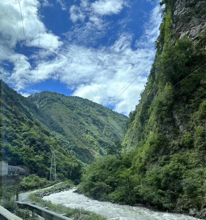 阿尔卑斯出装攻略（探索阿尔卑斯山脉的最新装备指南）